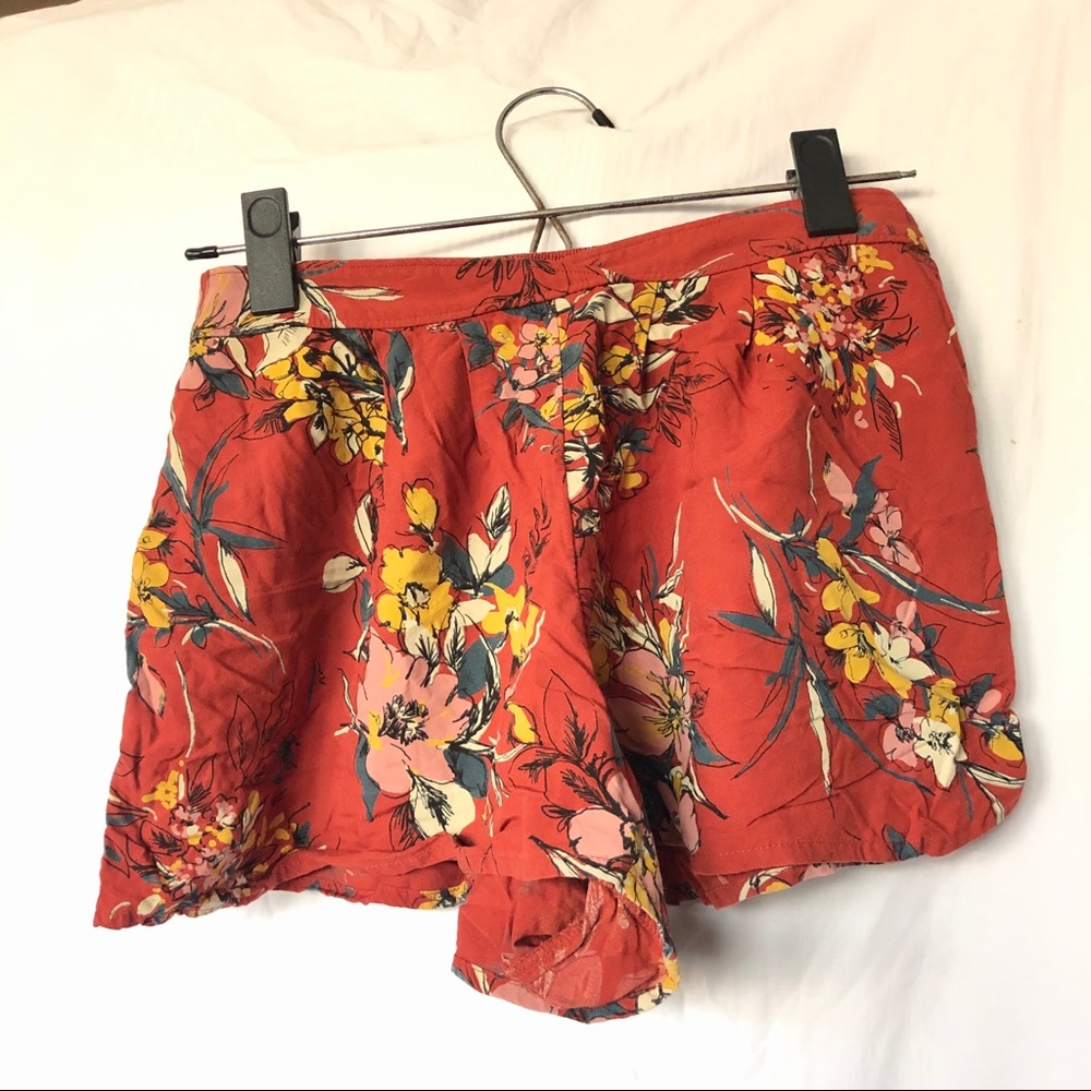 Floral flowy shorts